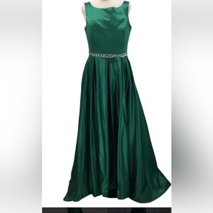 Elegant Green Evening Gown